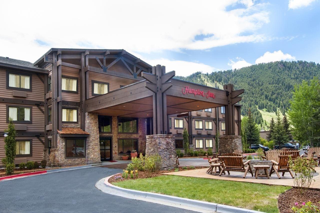 Hampton Inn Jackson-College Avenue Eksteriør billede