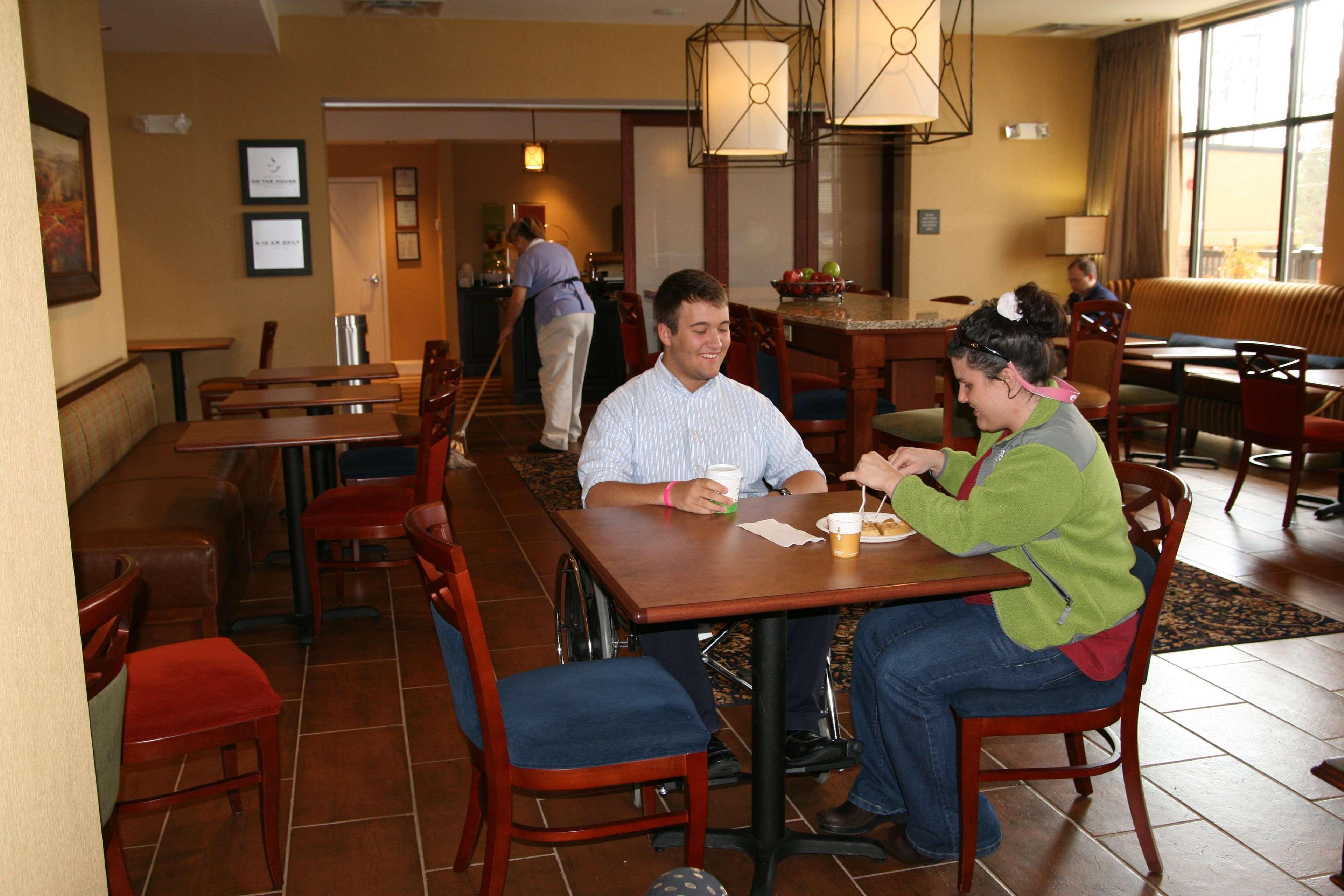 Hampton Inn Jackson-College Avenue Restaurant billede