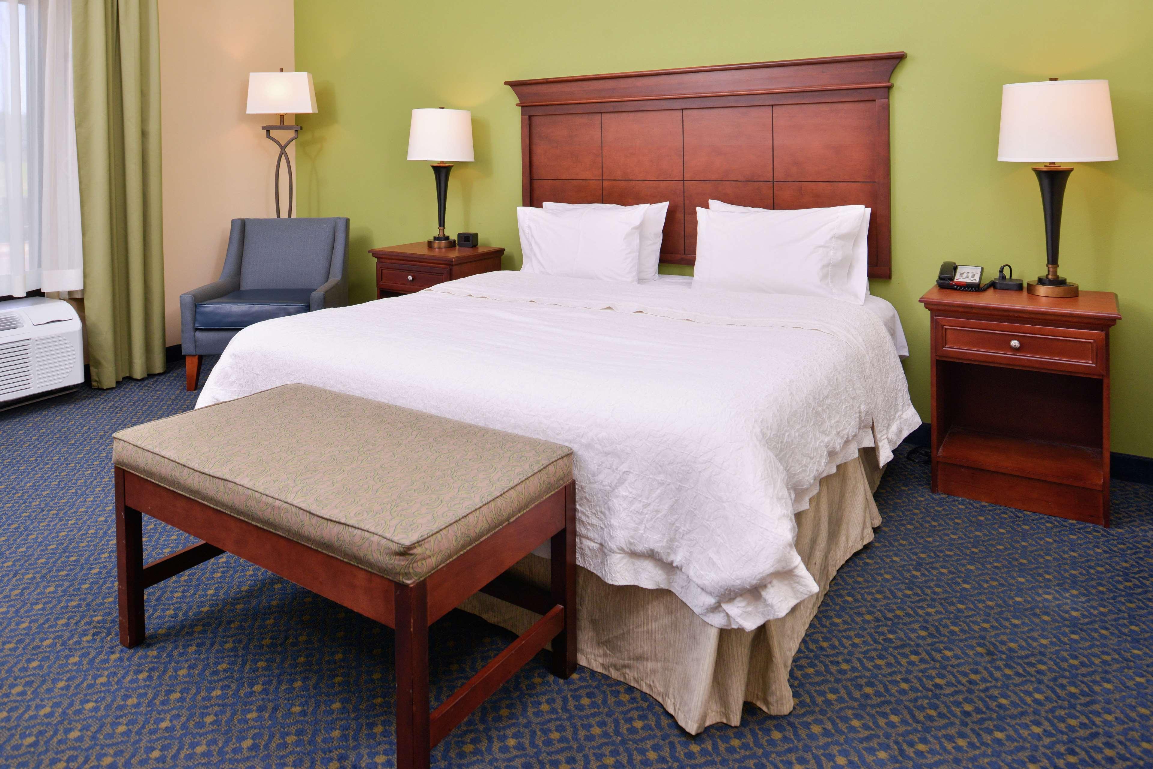 Hampton Inn Jackson-College Avenue Eksteriør billede