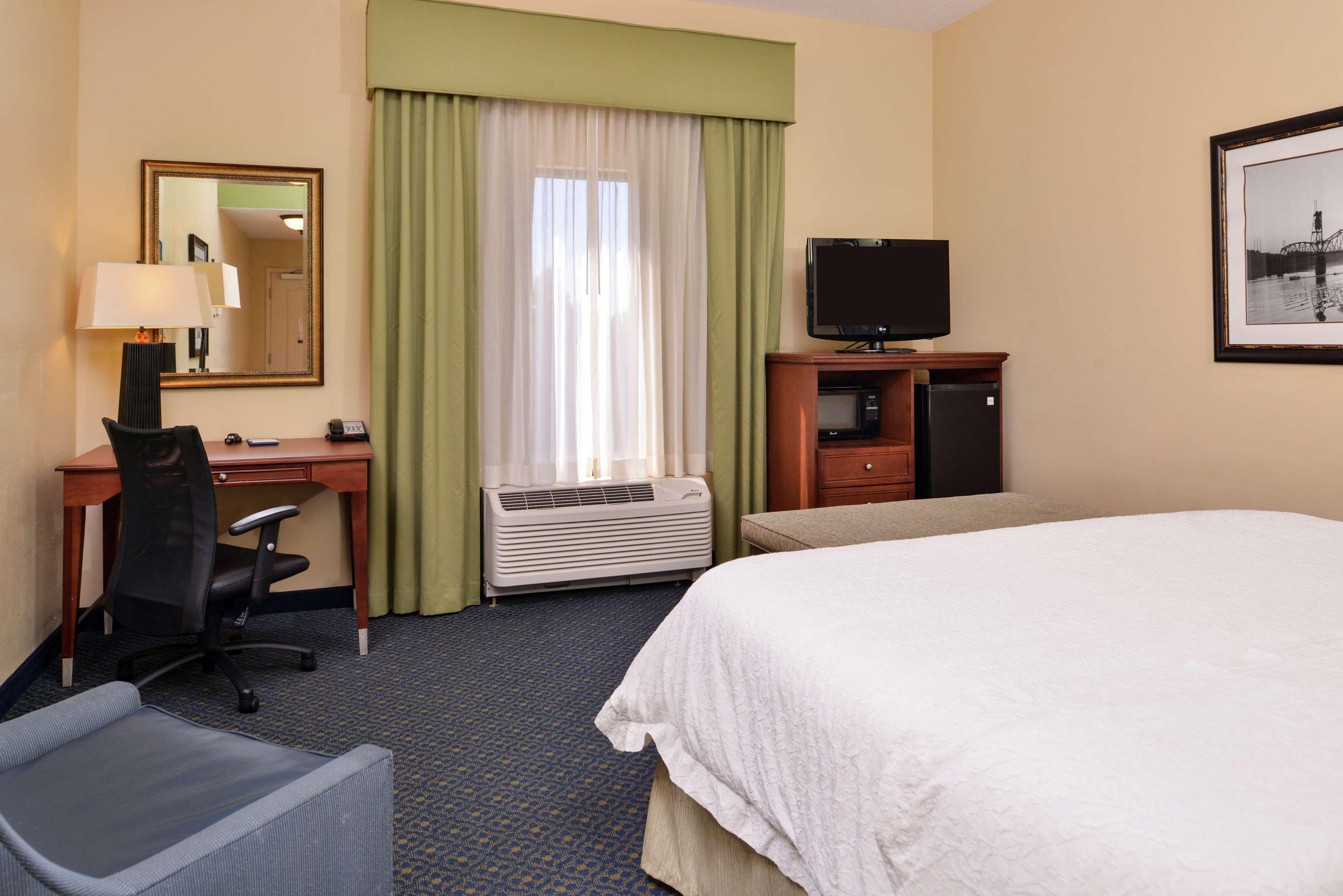 Hampton Inn Jackson-College Avenue Eksteriør billede