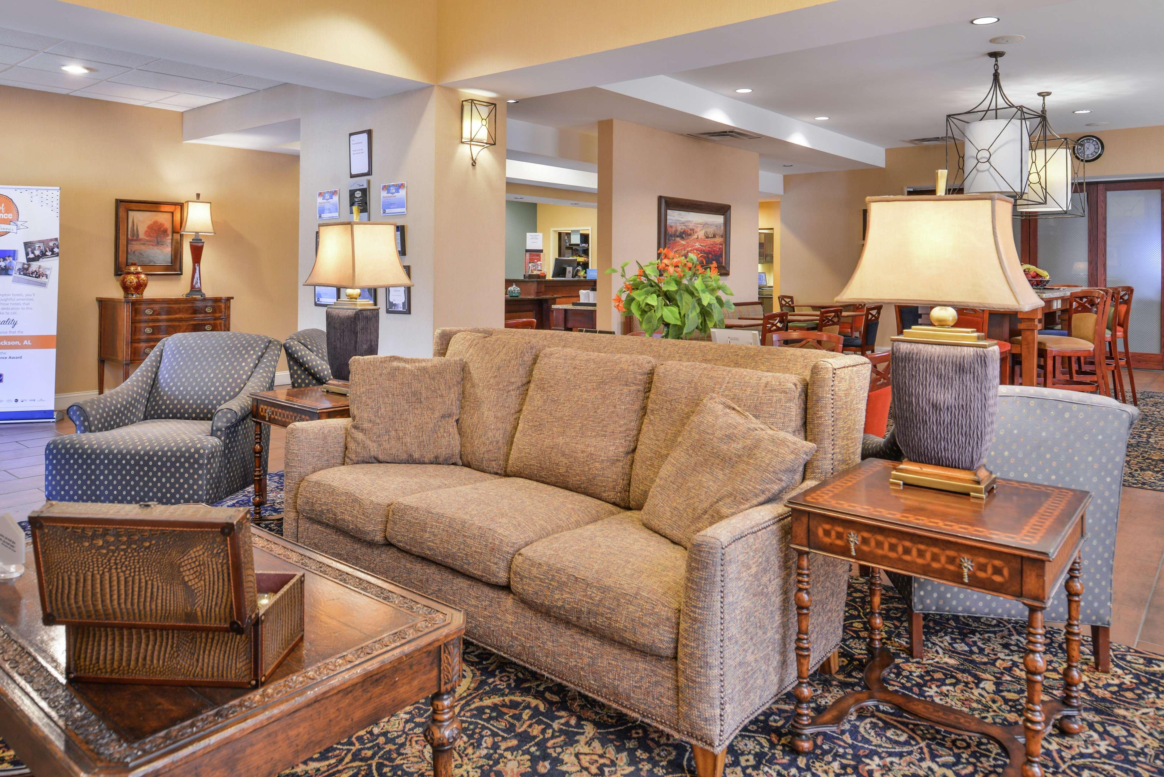 Hampton Inn Jackson-College Avenue Eksteriør billede