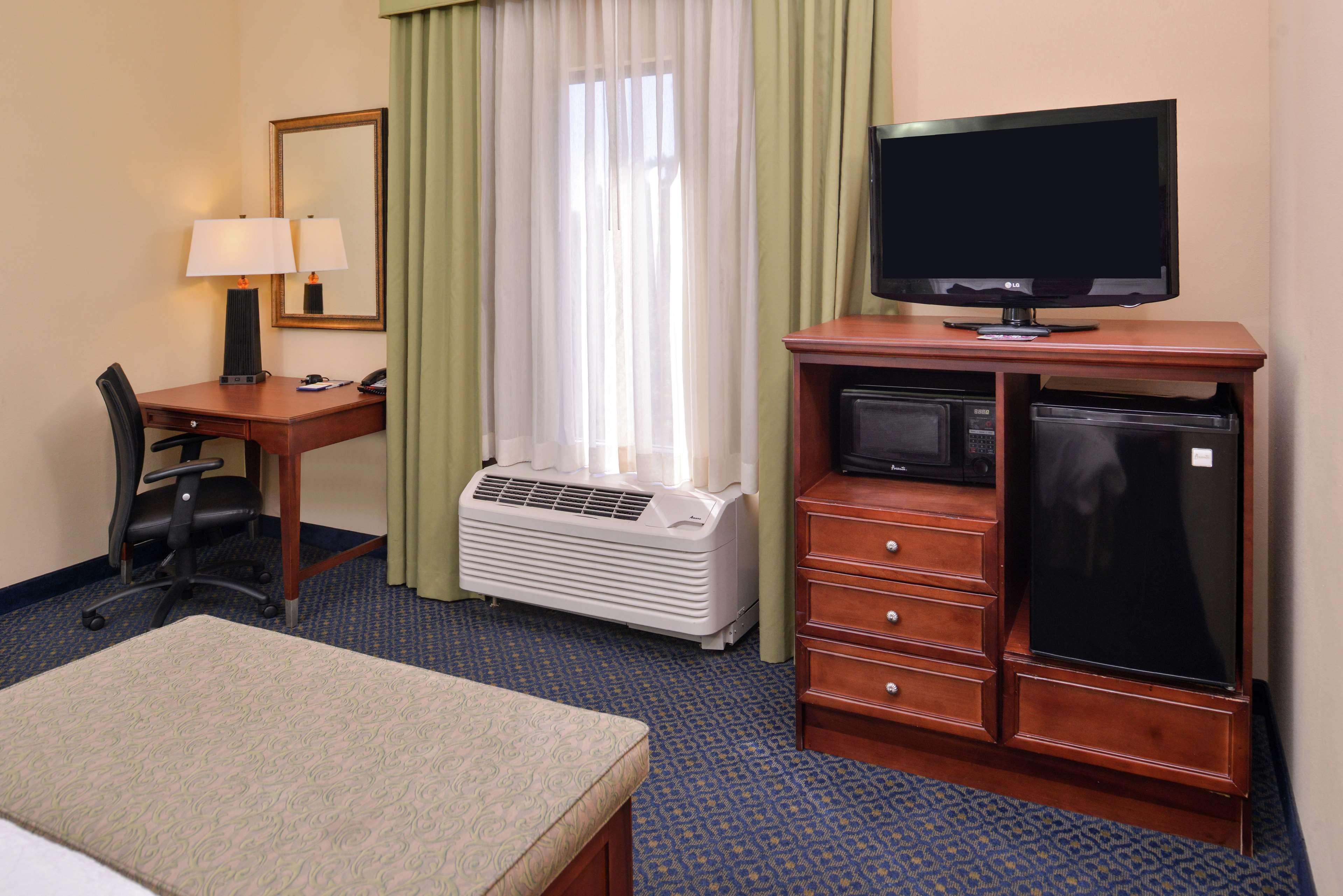 Hampton Inn Jackson-College Avenue Eksteriør billede
