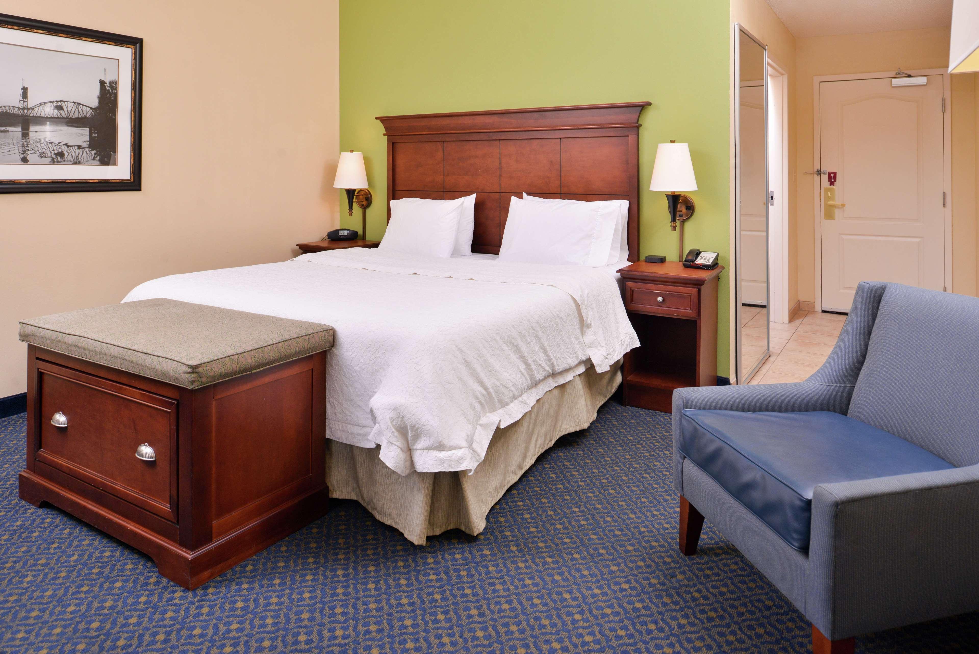 Hampton Inn Jackson-College Avenue Eksteriør billede