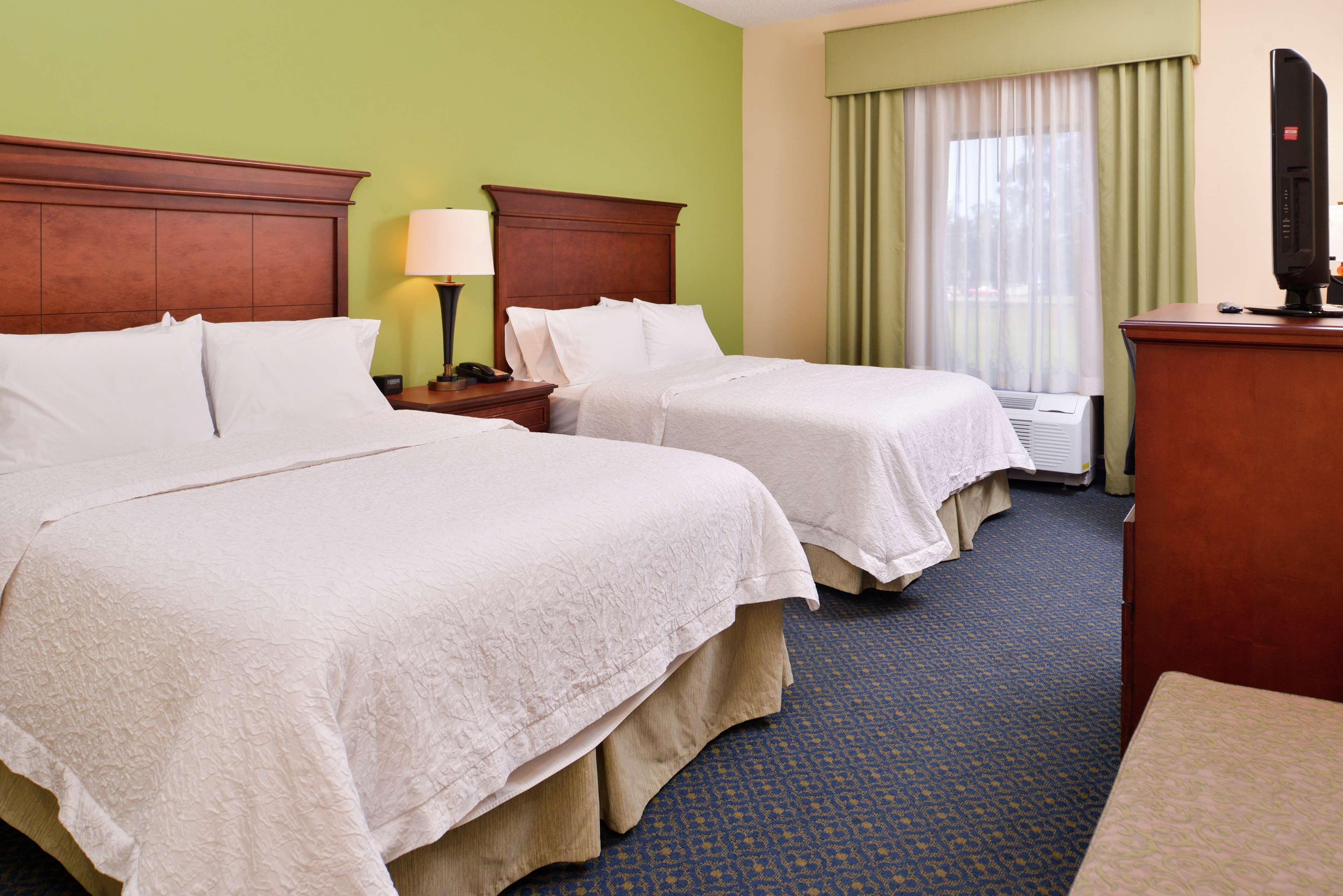 Hampton Inn Jackson-College Avenue Eksteriør billede