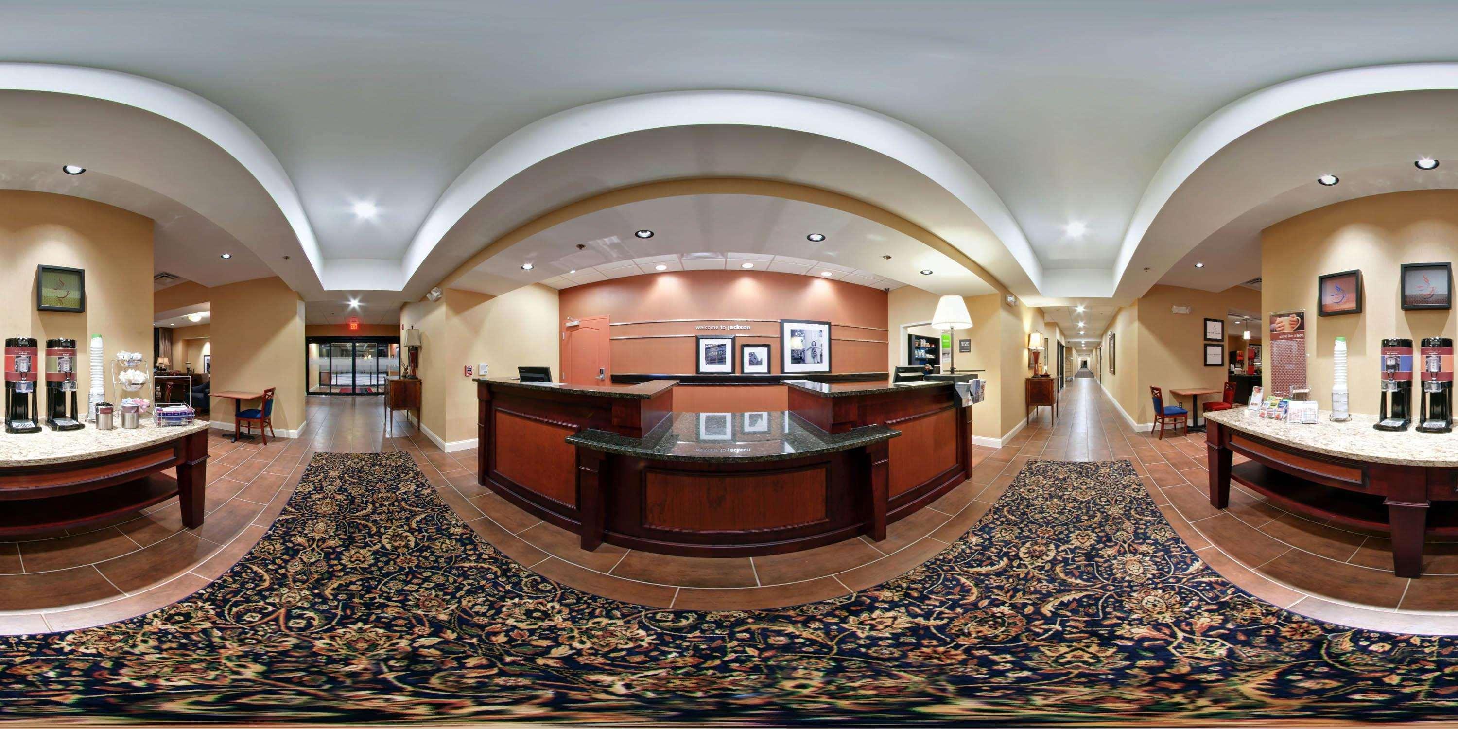 Hampton Inn Jackson-College Avenue Eksteriør billede