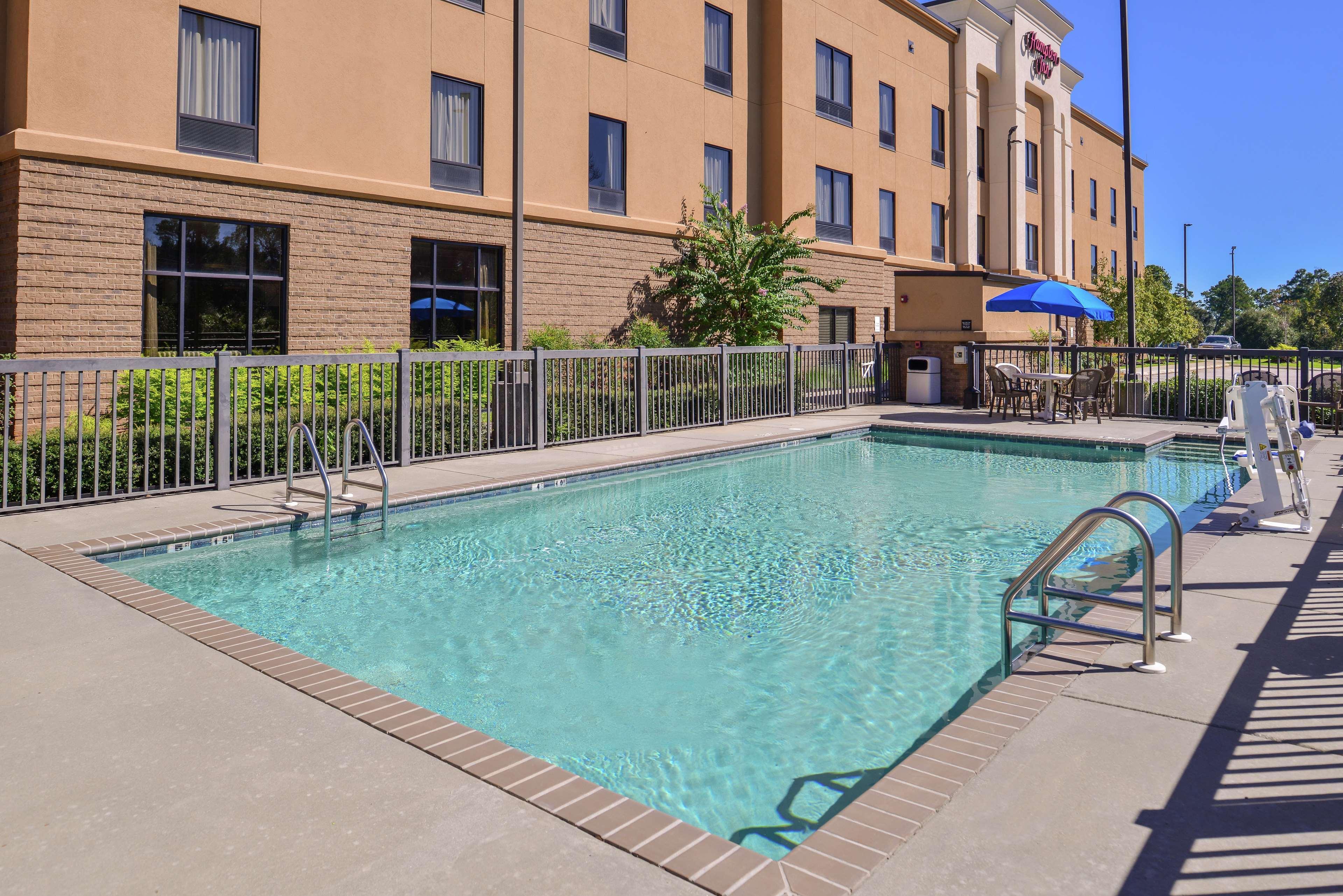 Hampton Inn Jackson-College Avenue Eksteriør billede