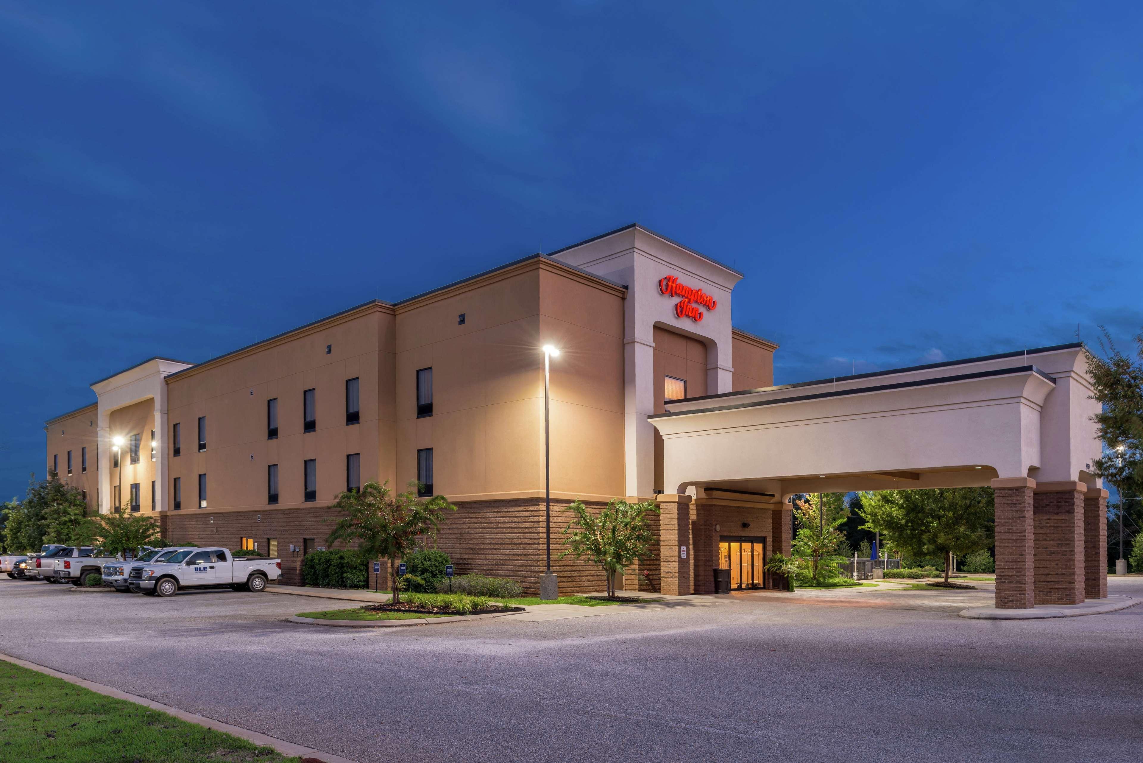 Hampton Inn Jackson-College Avenue Eksteriør billede