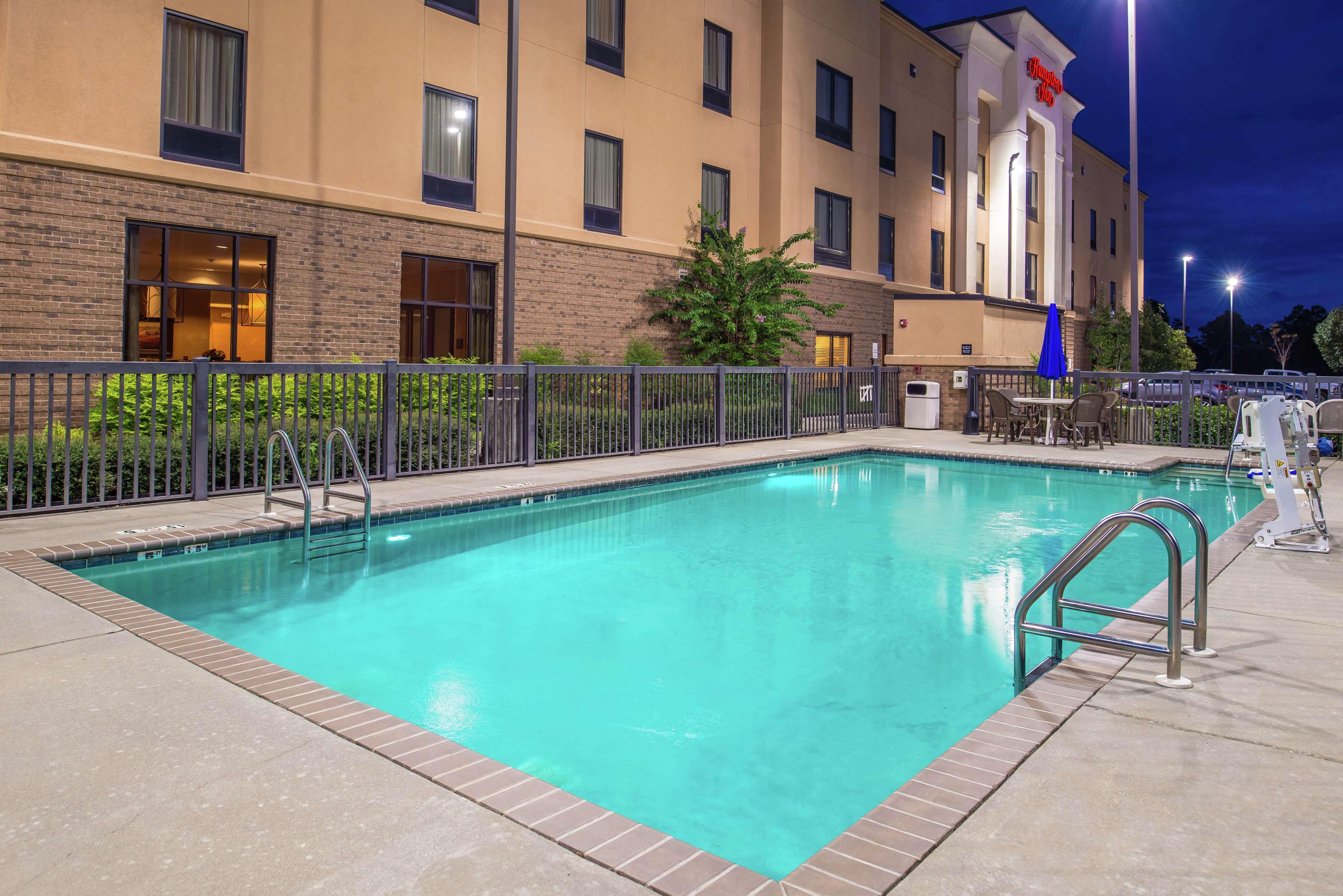 Hampton Inn Jackson-College Avenue Eksteriør billede