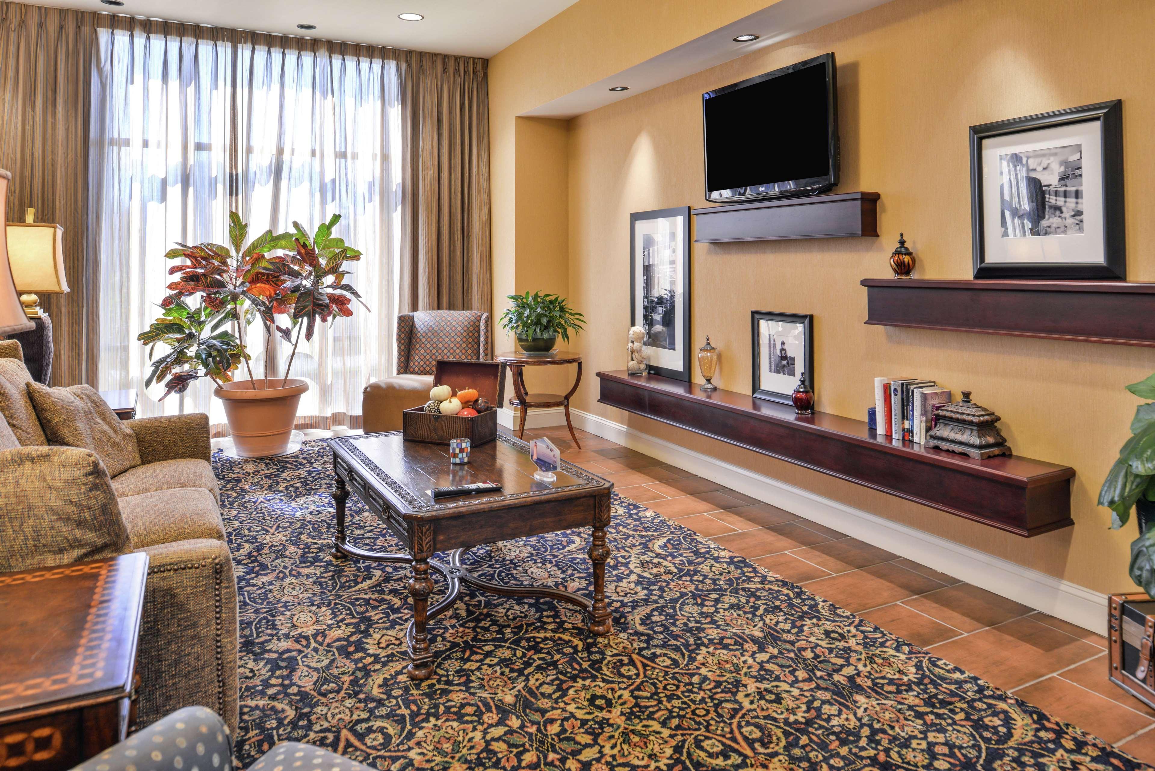 Hampton Inn Jackson-College Avenue Eksteriør billede