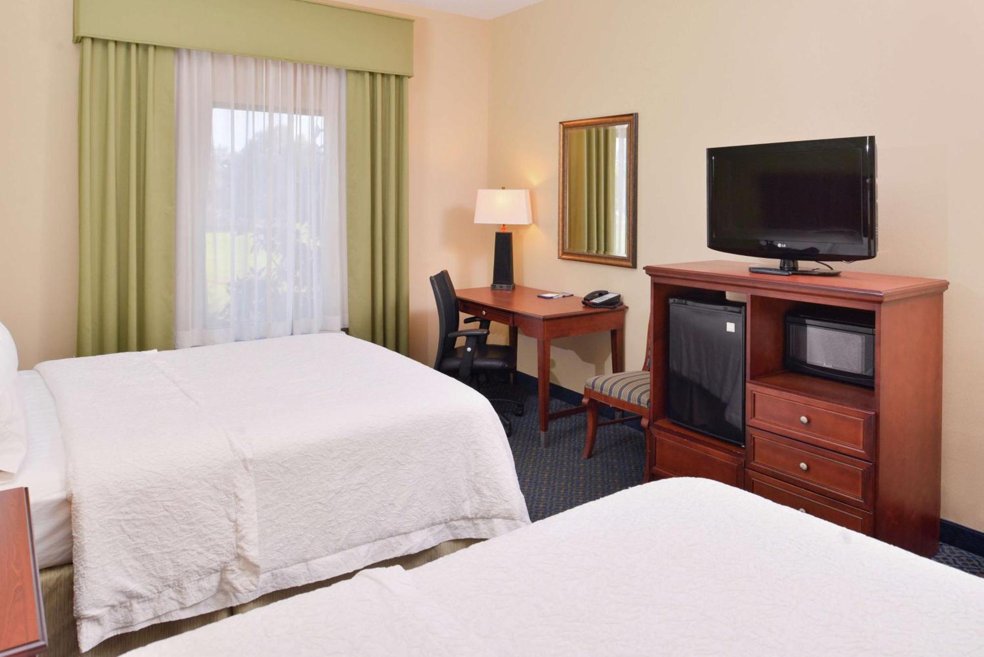 Hampton Inn Jackson-College Avenue Eksteriør billede
